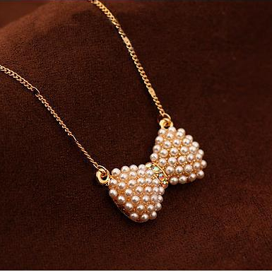 Fashion small fresh bow pearl necklace